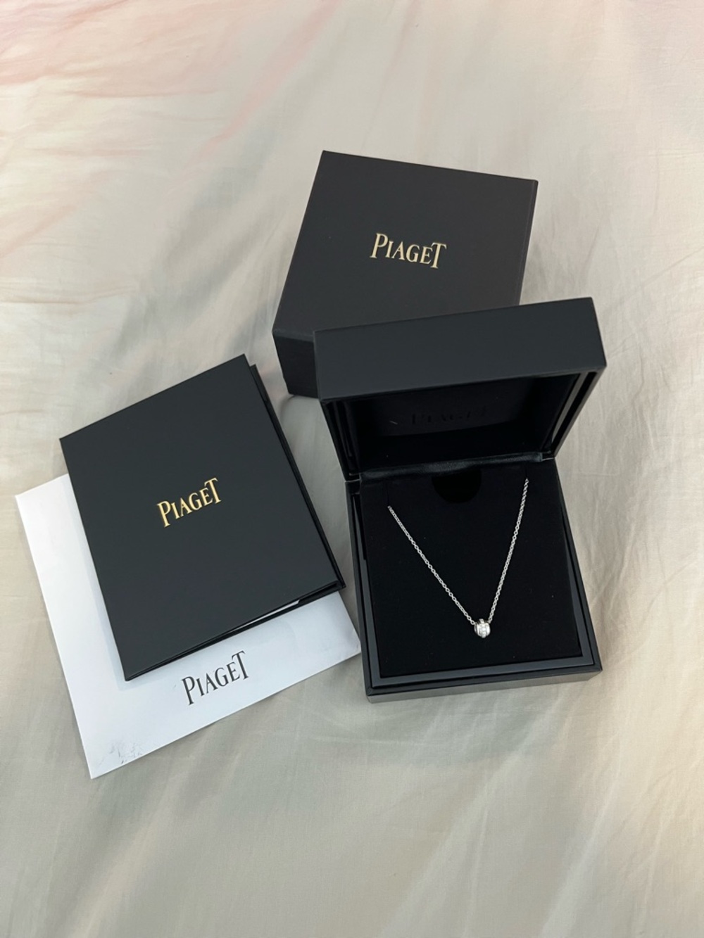 Piaget Possession Pendant 18 Karat White Gold with Diamonds